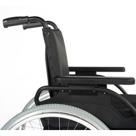 Miete Rollstuhl mit Begleitpersonenbremse
